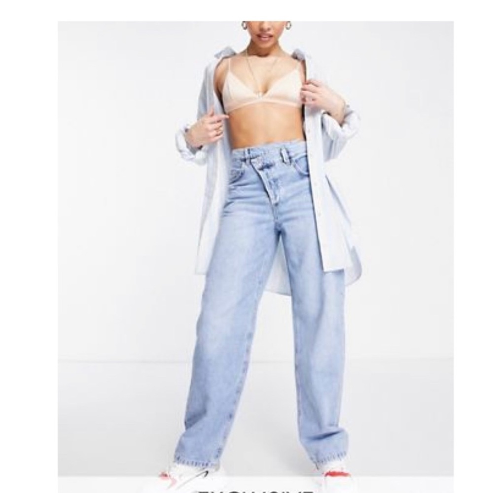 90s baggy dad jeans with stepped waist band